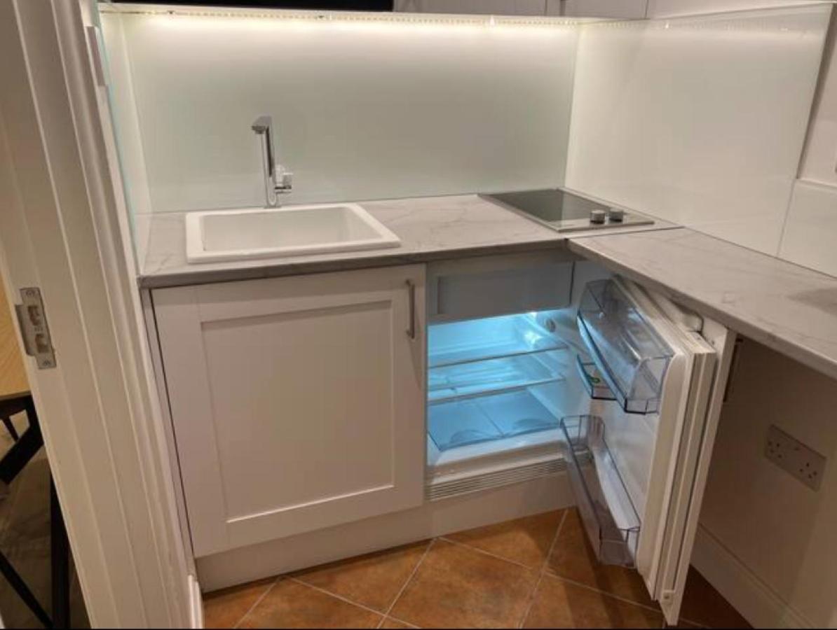 Well-Positioned Studio Flat Londyn Zewnętrze zdjęcie